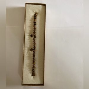 6 1/2 inch tiger eye bracelet with matching stud earrings